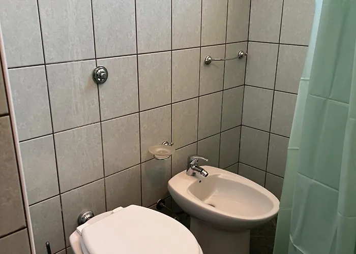 Monolocali Charlot Cocumola